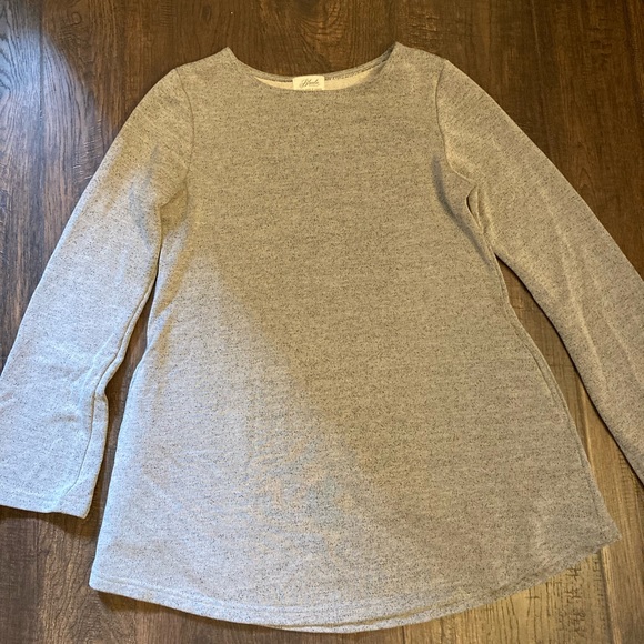 SOLD ELSEWHERE Blondie Apparel Sweater - Picture 2 of 8